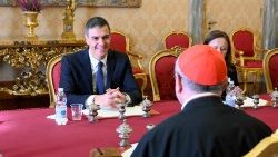 Ministre wa yambo ya Espagne Pedro Sanchez Perez-Castejon, na lisolo na Mgr Pietro Parolin